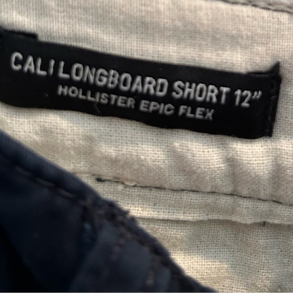 Men’s / Boys Hollister Navy Blue Shorts 26 Waist, 12” Inseam - Picture 3 of 3